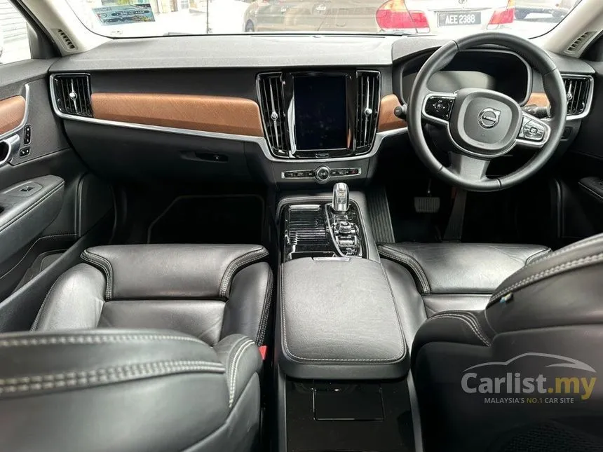 2017 Volvo S90 T8 Inscription Sedan