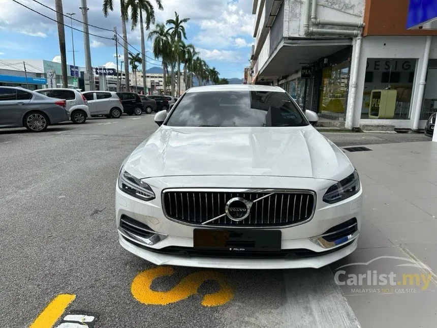 2017 Volvo S90 T8 Inscription Sedan