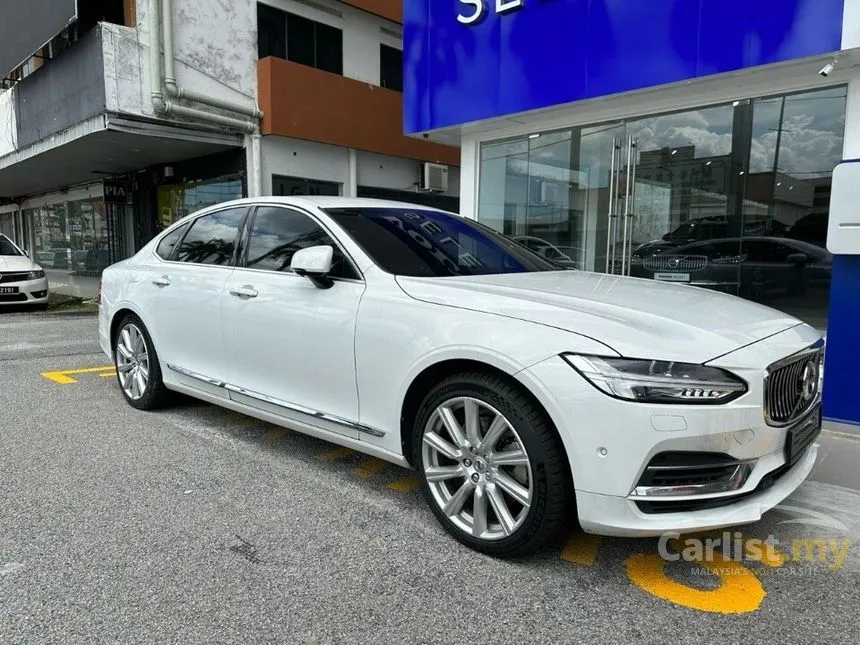 2017 Volvo S90 T8 Inscription Sedan