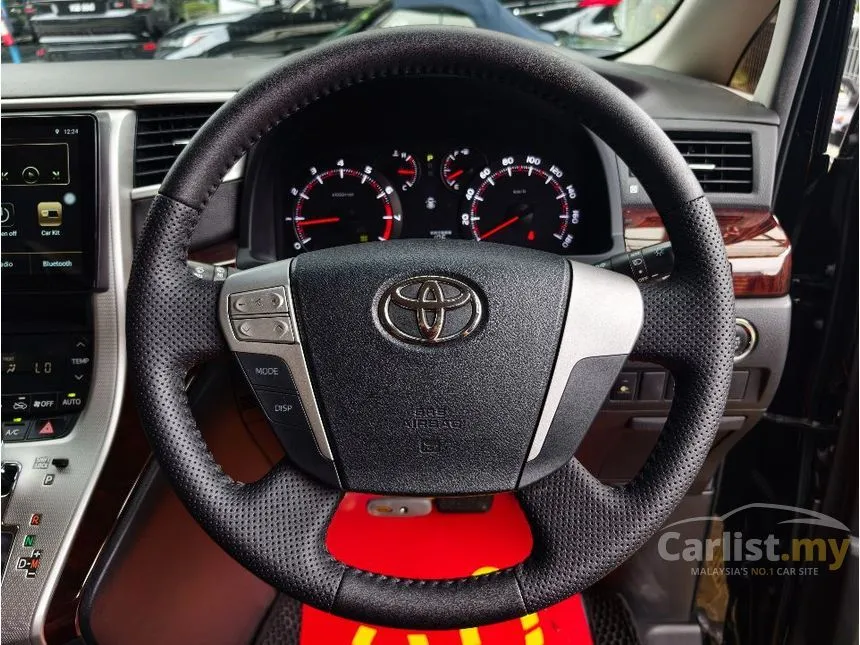 2013 Toyota Alphard MPV