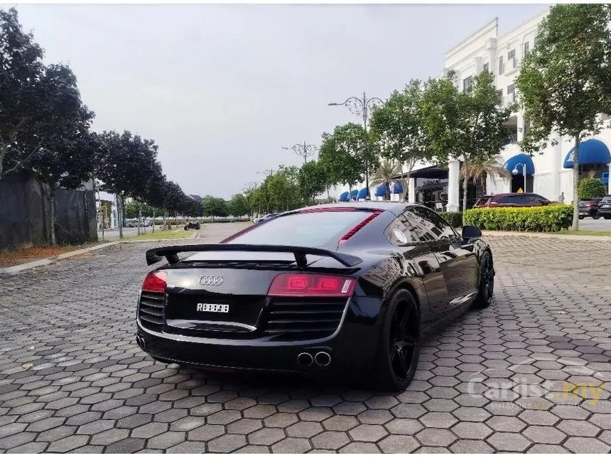 2010 Audi R8 Quattro FSI Coupe