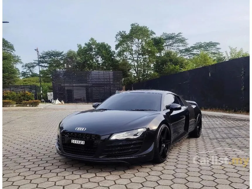 2010 Audi R8 Quattro FSI Coupe