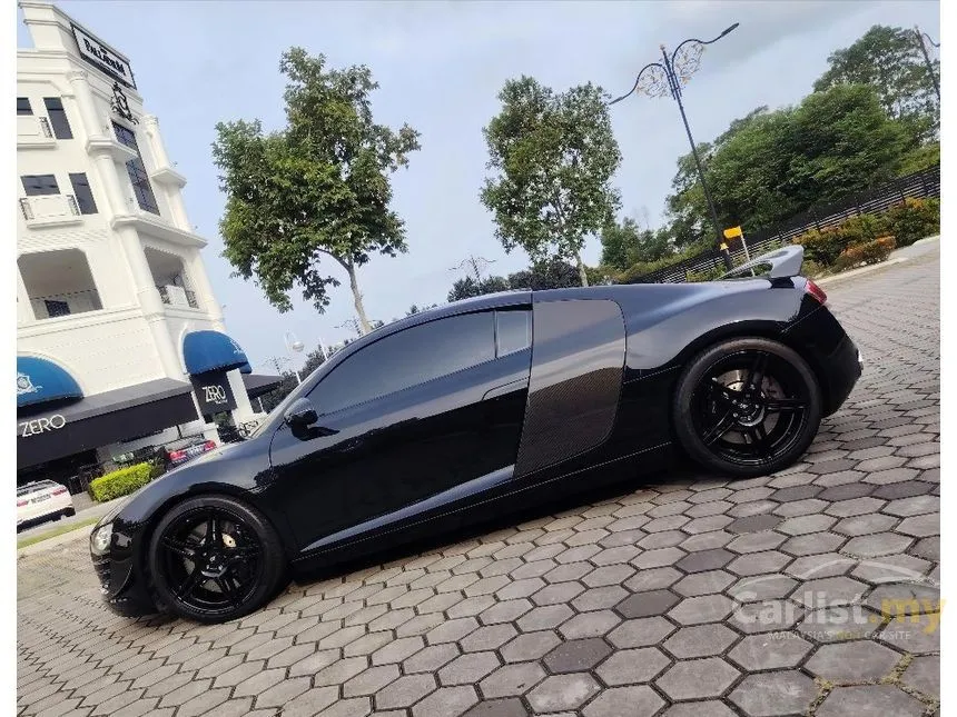 2010 Audi R8 Quattro FSI Coupe