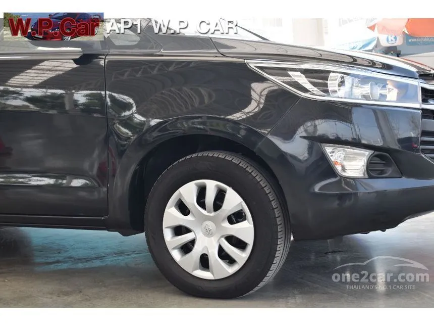 2020 Toyota Innova Crysta E Wagon