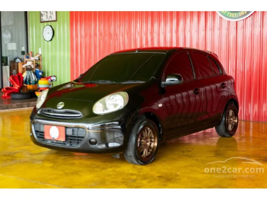 2013 Nissan MARCH E Hatchback