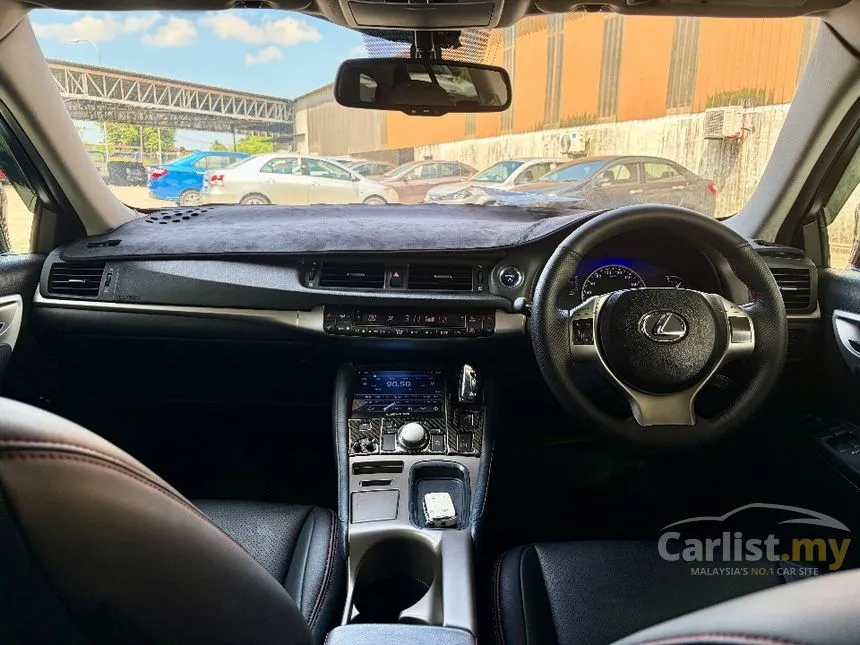 2011 Lexus CT 200h Luxury Hatchback