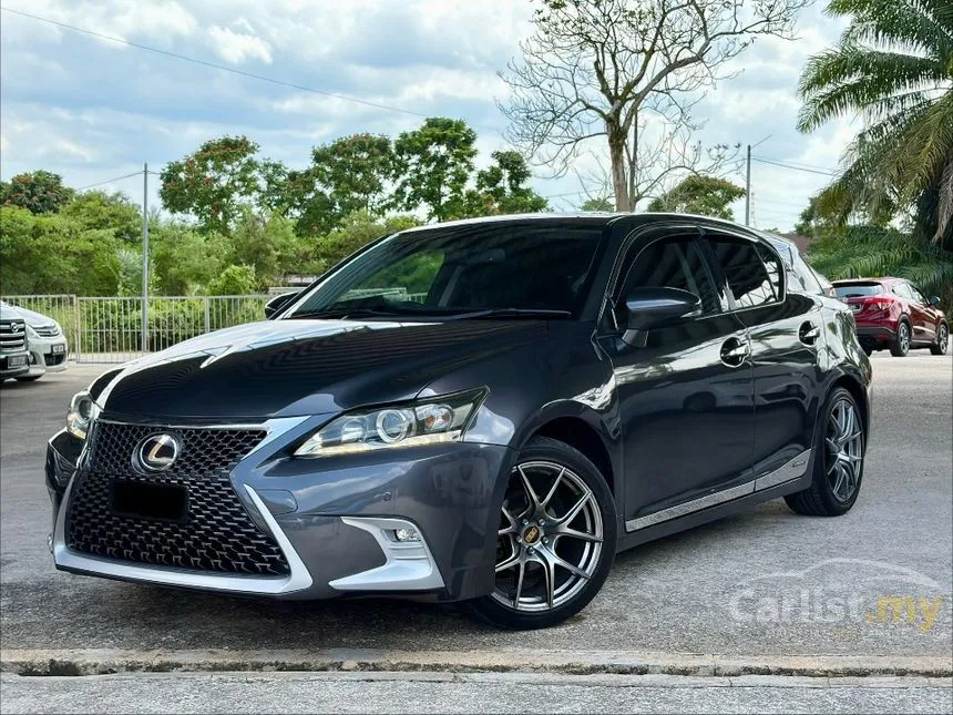 2011 Lexus CT 200h Luxury Hatchback