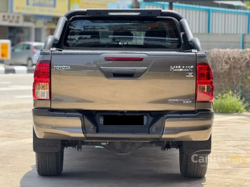 2022 Toyota Hilux E Dual Cab Pickup