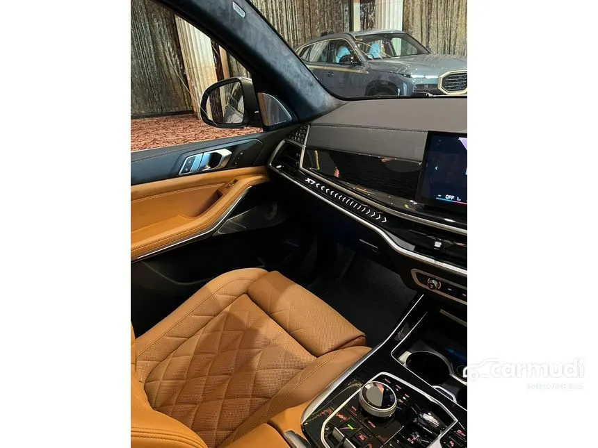 2025 BMW X7 xDrive40i M Sport SUV