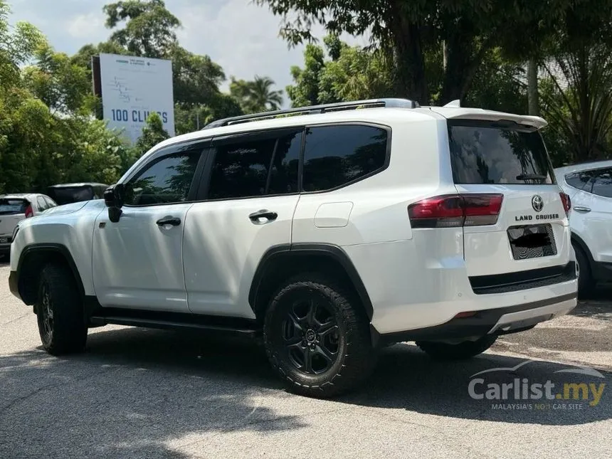 2022 Toyota Land Cruiser J300 GR Sport SUV