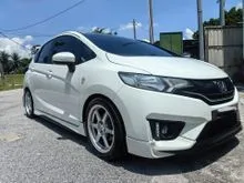 JUALAN MURAH - 2015 Honda Jazz GK5  1.5 E Hatchback