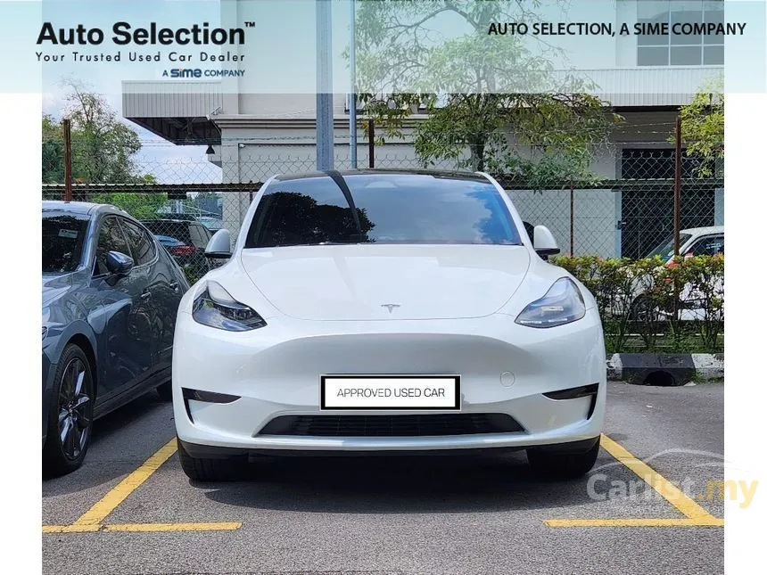 2025 TESLA Model Y Standard Range SUV