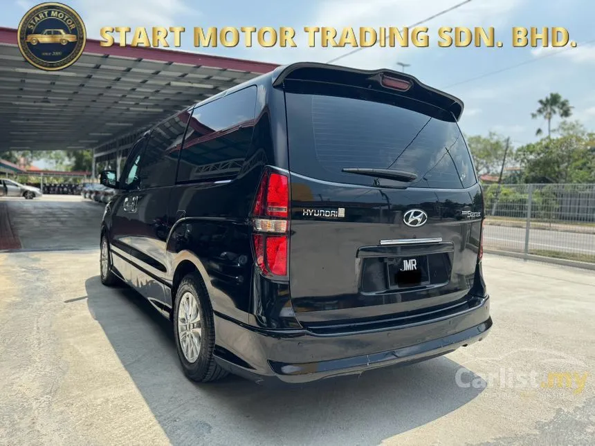 2010 Hyundai Grand Starex Royale MPV