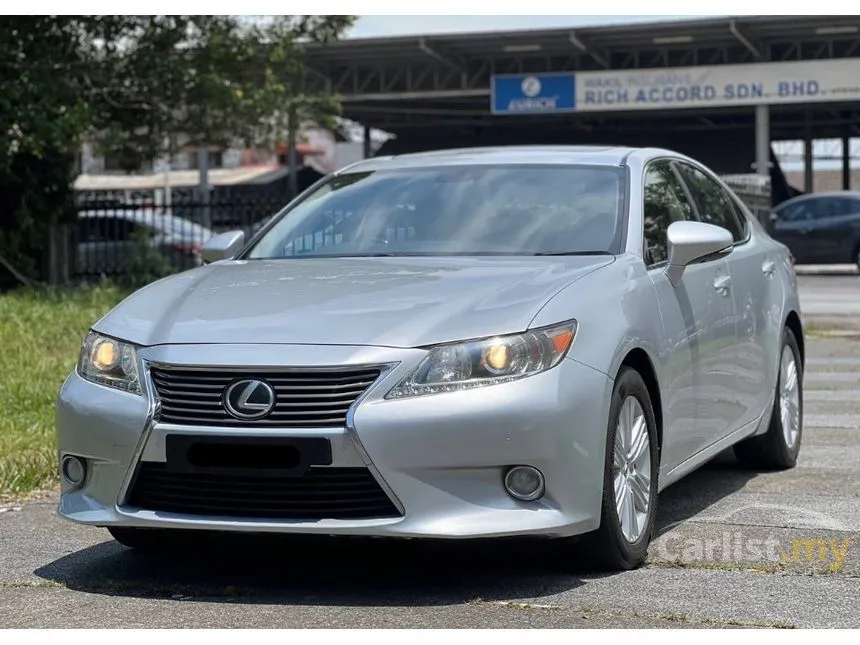2013 Lexus ES 250 Sedan