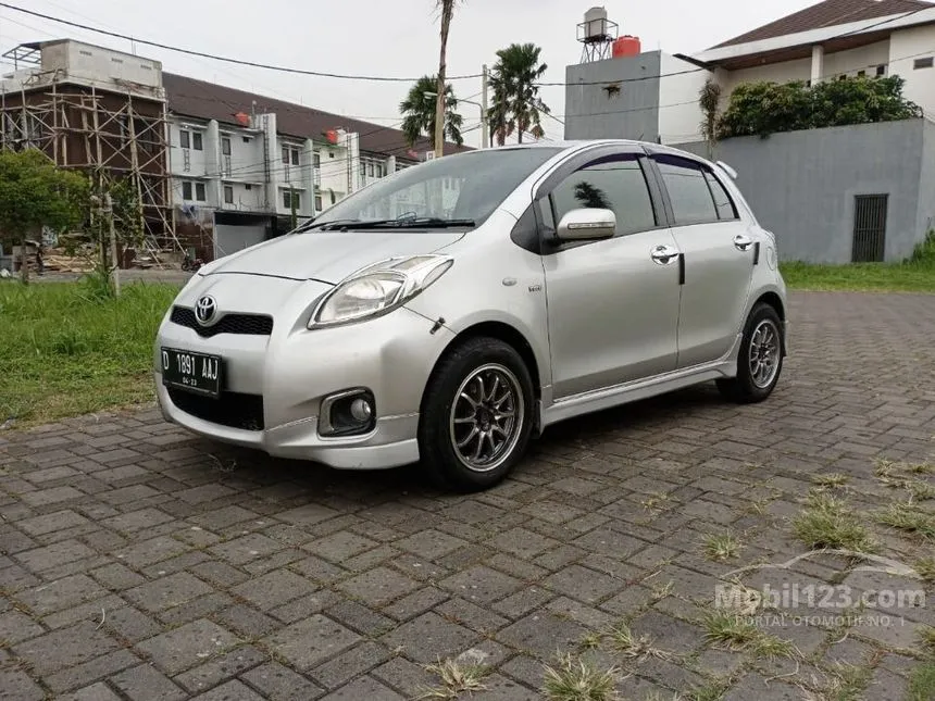 2013 Toyota Yaris E Hatchback