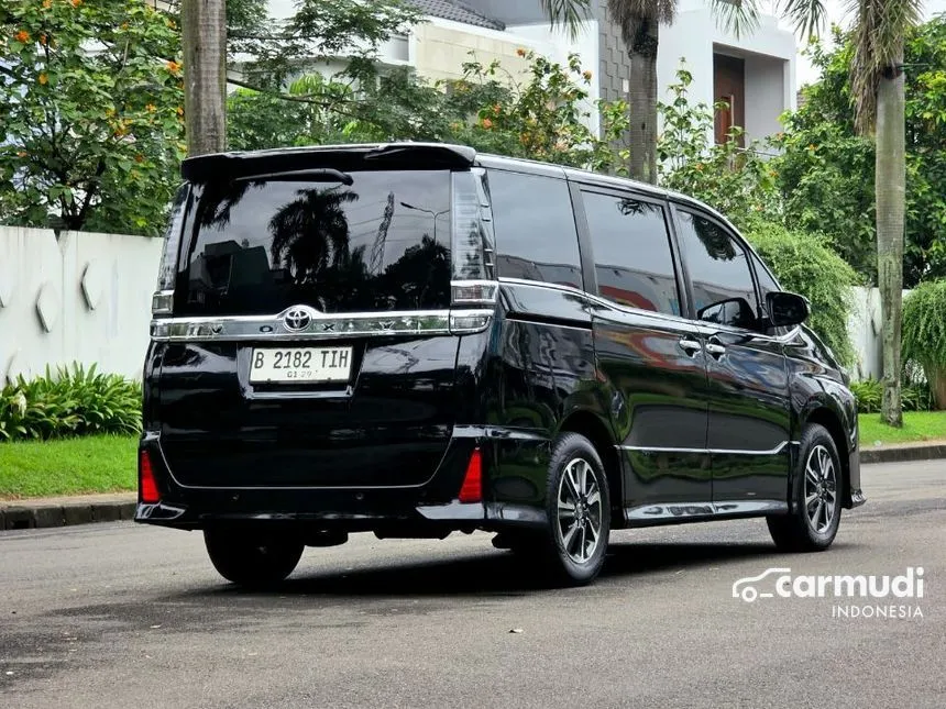 2019 Toyota Voxy MPV