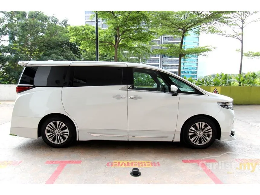 2024 Toyota Alphard Z 7-Seater MPV