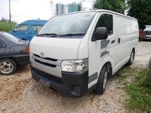 2014 Toyota Hiace 2.5 Window Van -- BEST DEAL -