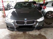 2014 BMW 320i 2.0 Sport Line Msport bodykit Year 2014 Navi local Map 18 sport Off set