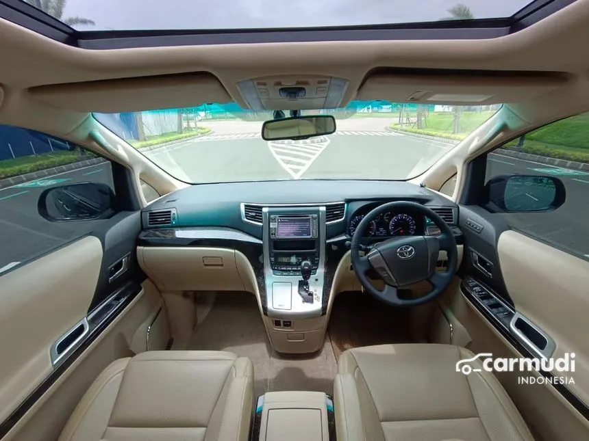 2013 Toyota Alphard G MPV