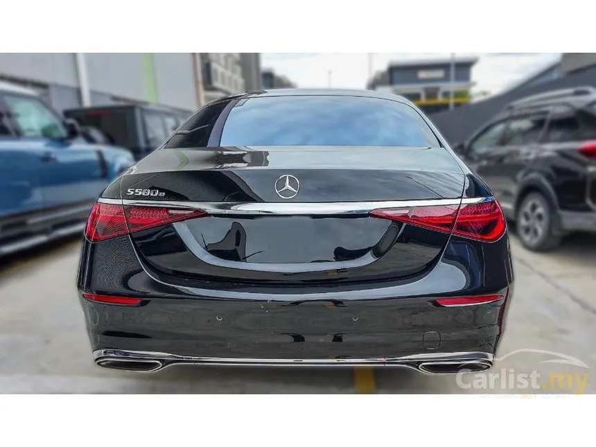 2022 Mercedes-Benz S580e Sedan