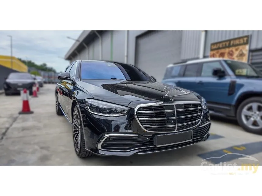 2022 Mercedes-Benz S580e Sedan