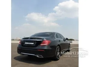 2017 Mercedes-Benz E300 2.0 AMG Line Sedan