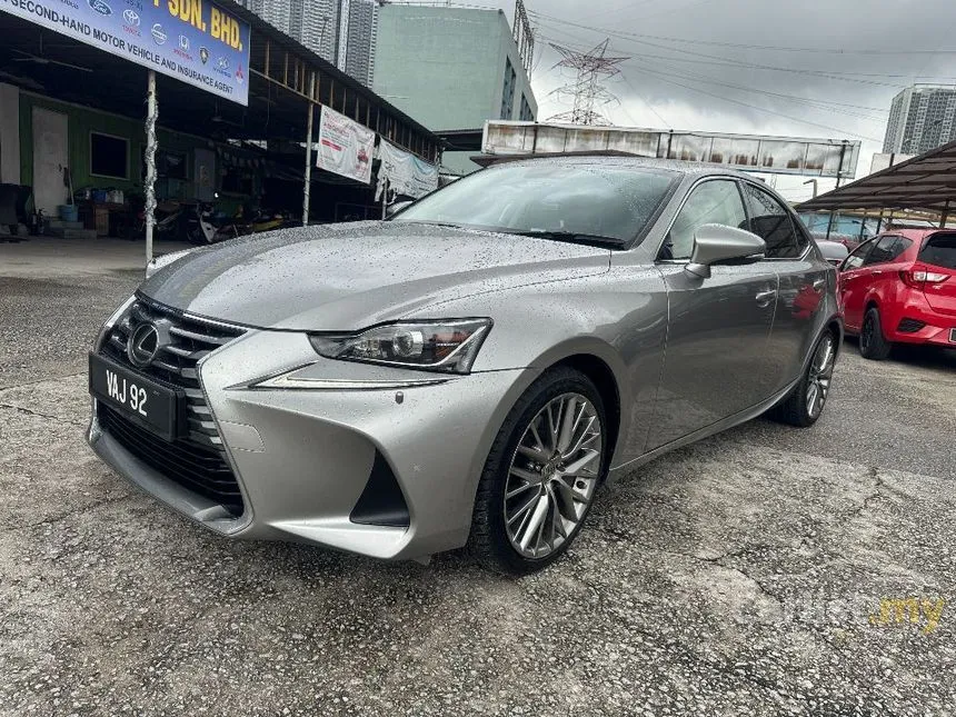 2017 Lexus IS 200t Luxury Sedan