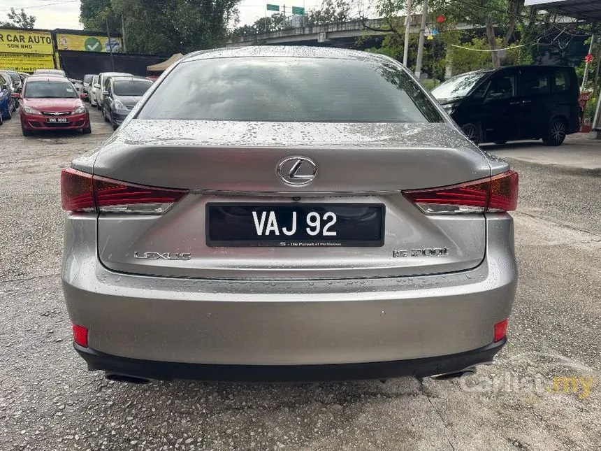 2017 Lexus IS 200t Luxury Sedan