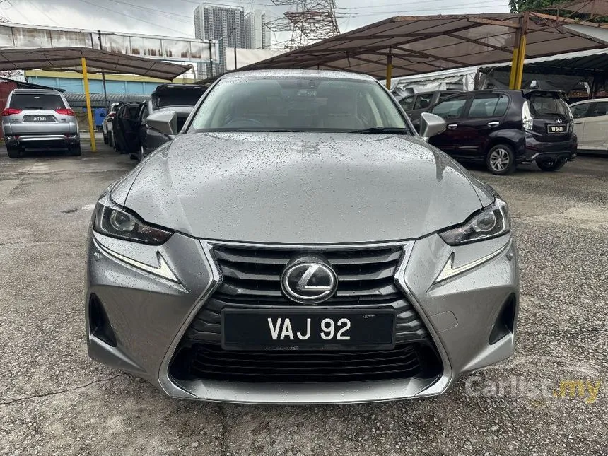 2017 Lexus IS 200t Luxury Sedan