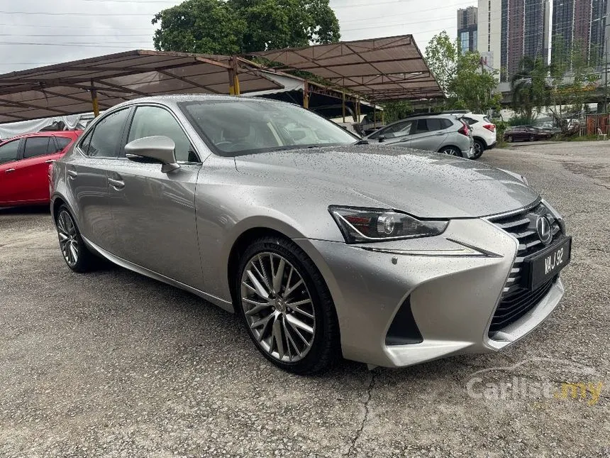 2017 Lexus IS 200t Luxury Sedan