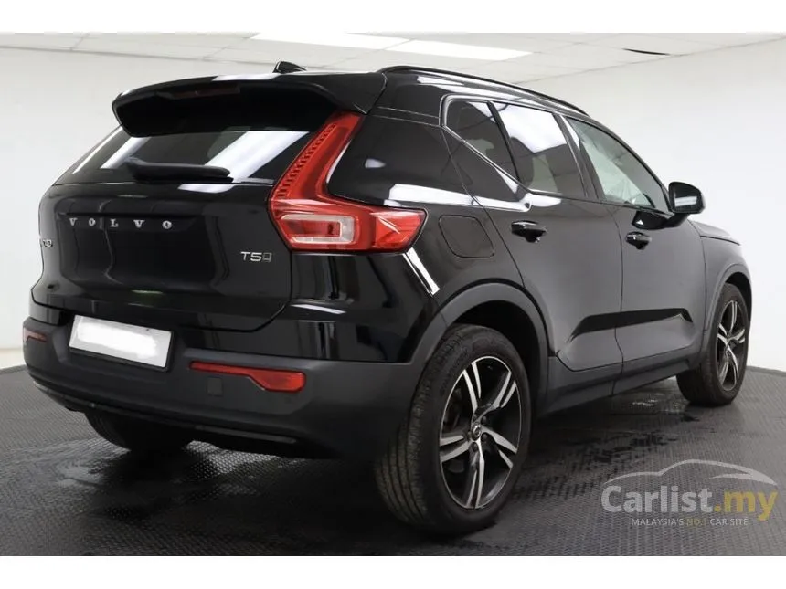 2022 Volvo XC40 T5 R-Design SUV