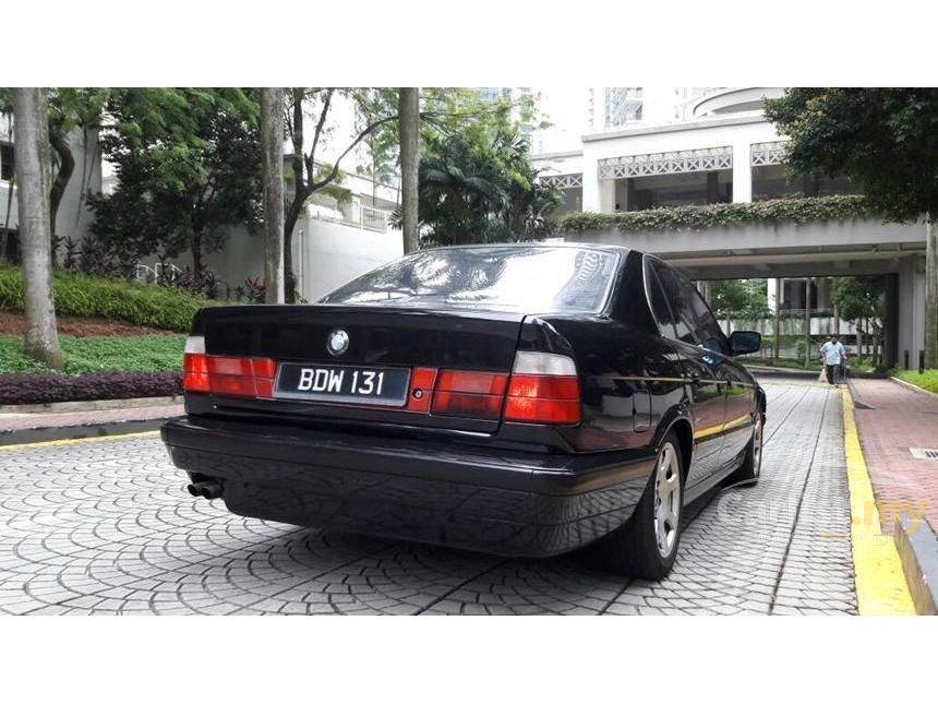 1993 BMW 525i Sedan