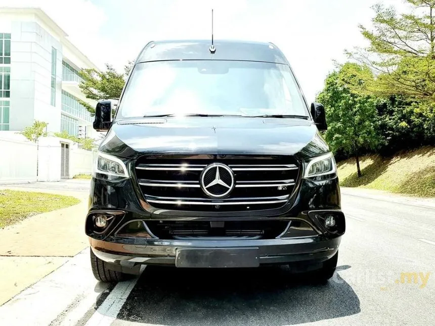 2019 Mercedes-Benz V220 d AMG Line MPV