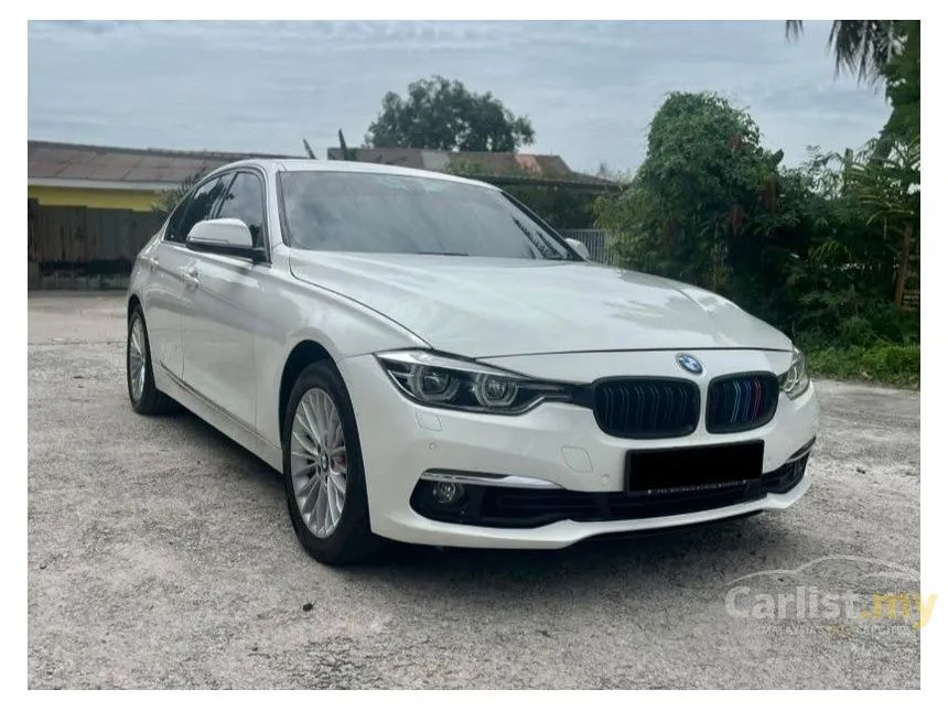 2019 BMW 318i Luxury Sedan