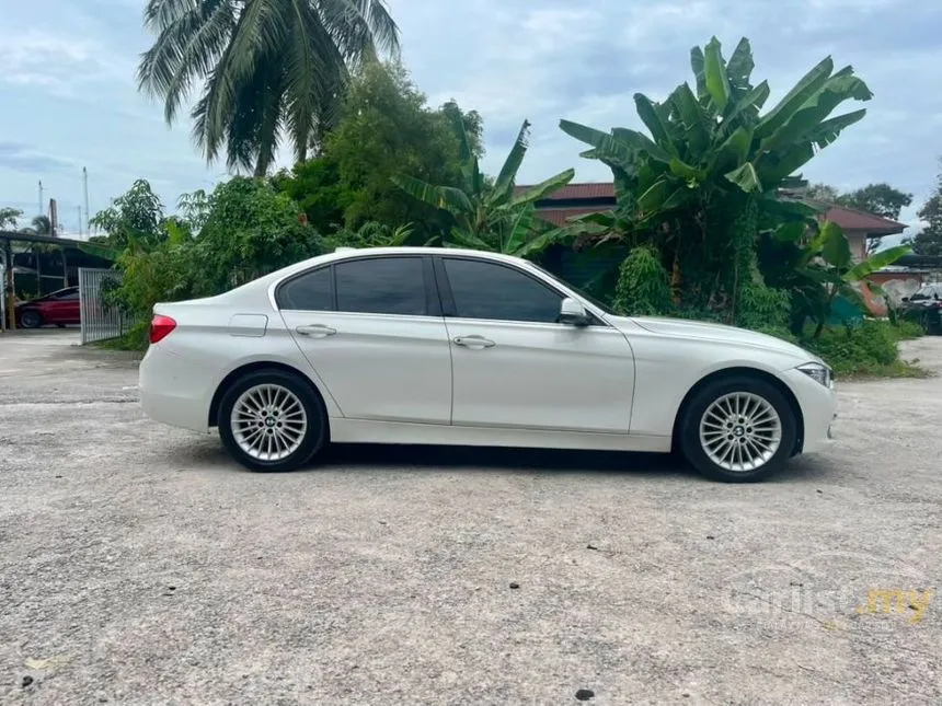 2019 BMW 318i Luxury Sedan