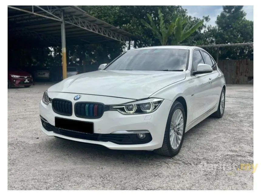 2019 BMW 318i Luxury Sedan