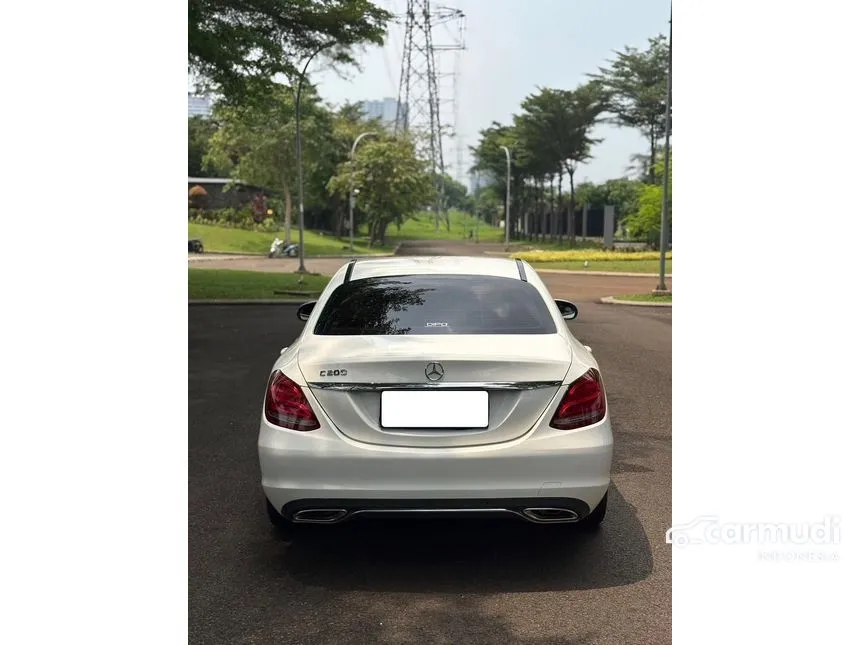 2017 Mercedes-Benz C200 Avantgarde Sedan