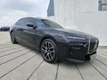 2025 BMW 750e 3.0 xDrive M Sport Pure Excellence Sedan