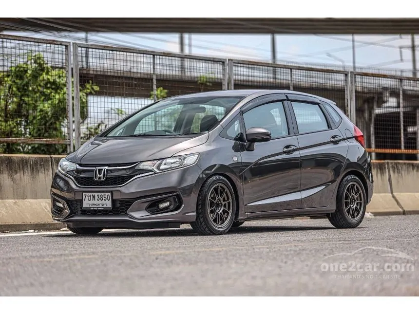 2019 Honda JAZZ V Hatchback