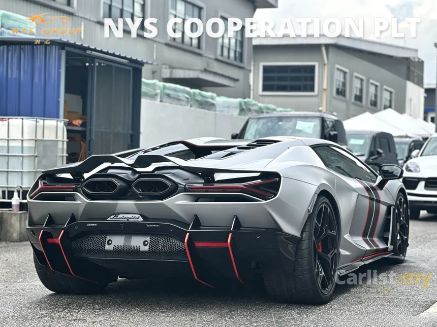 2025 Lamborghini Revuelto Coupe