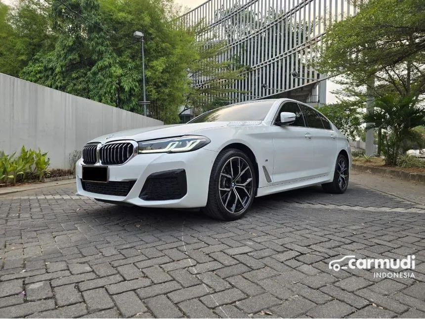 2018 BMW 530i Luxury Sedan