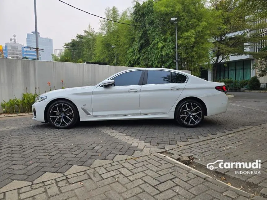 2018 BMW 530i Luxury Sedan