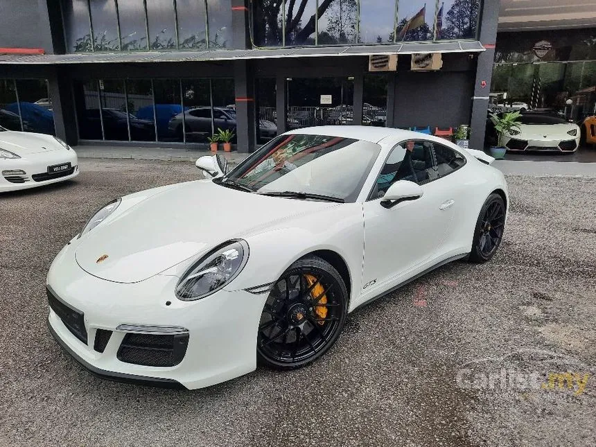 2019 Porsche 911 Carrera GTS Coupe