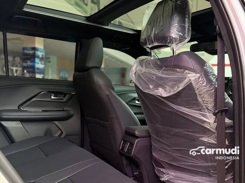 2025 Toyota Yaris Cross S HV with GR Parts Aero Pkg(Prem Clr) SUV