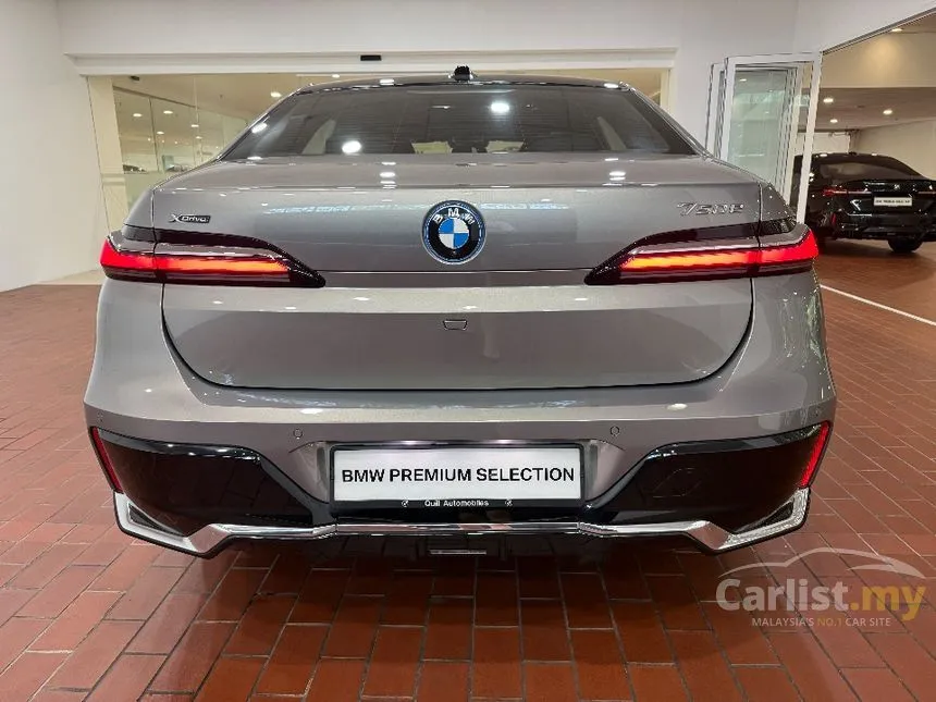 2025 BMW 750e xDrive M Sport Pure Excellence Sedan