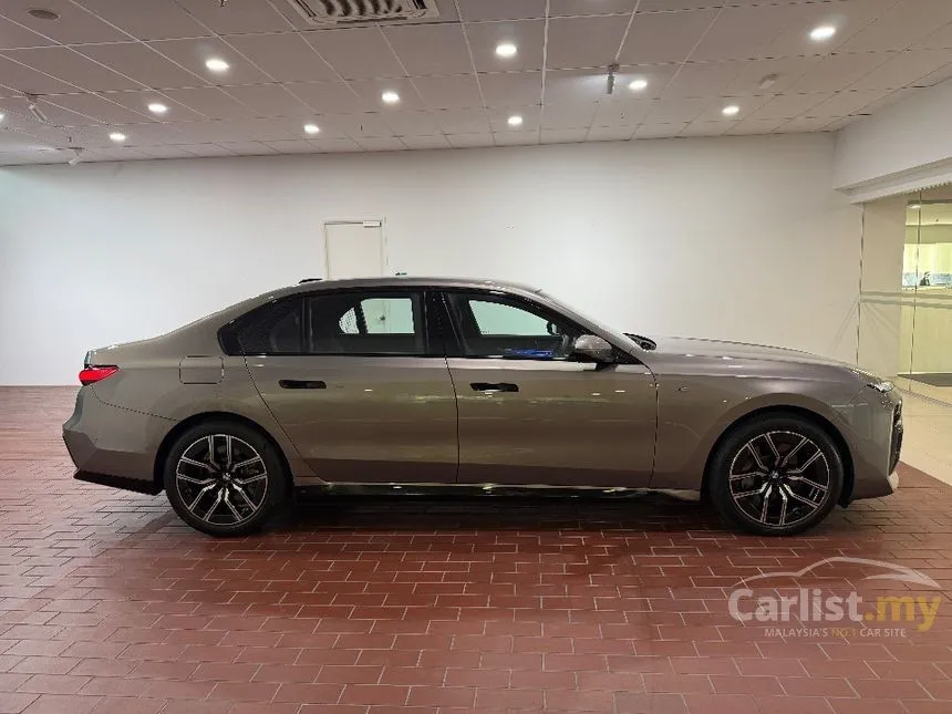 2025 BMW 750e xDrive M Sport Pure Excellence Sedan