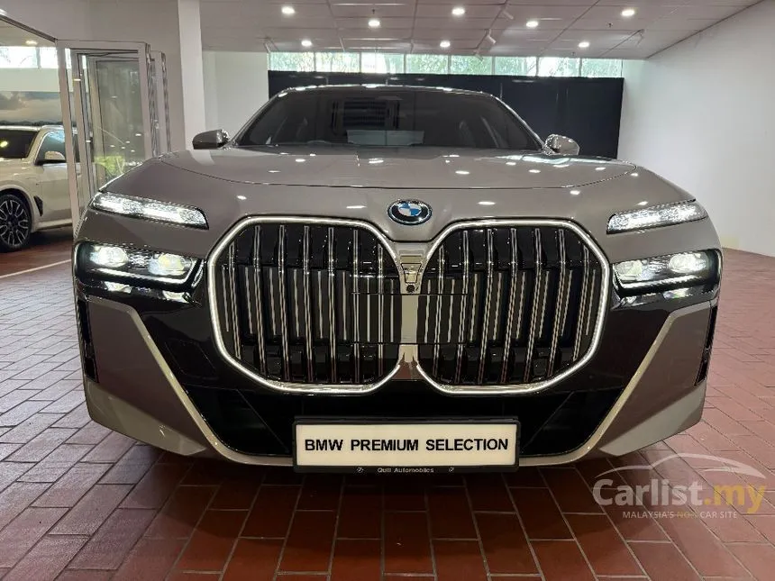 2025 BMW 750e xDrive M Sport Pure Excellence Sedan