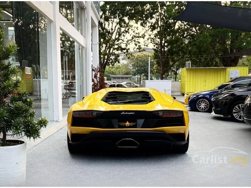 2017 Lamborghini Aventador S Coupe