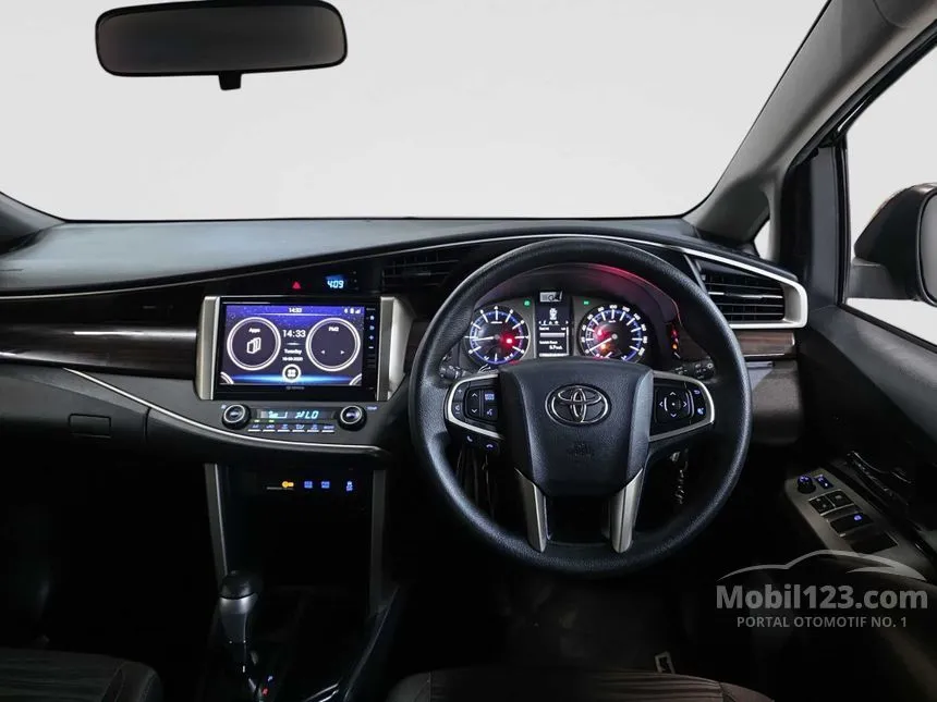2022 Toyota Kijang Innova V MPV